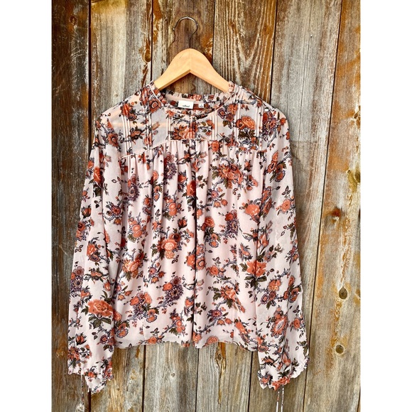 Aritzia Tops - WILFRED ARITZIA lourdes pink floral blouse